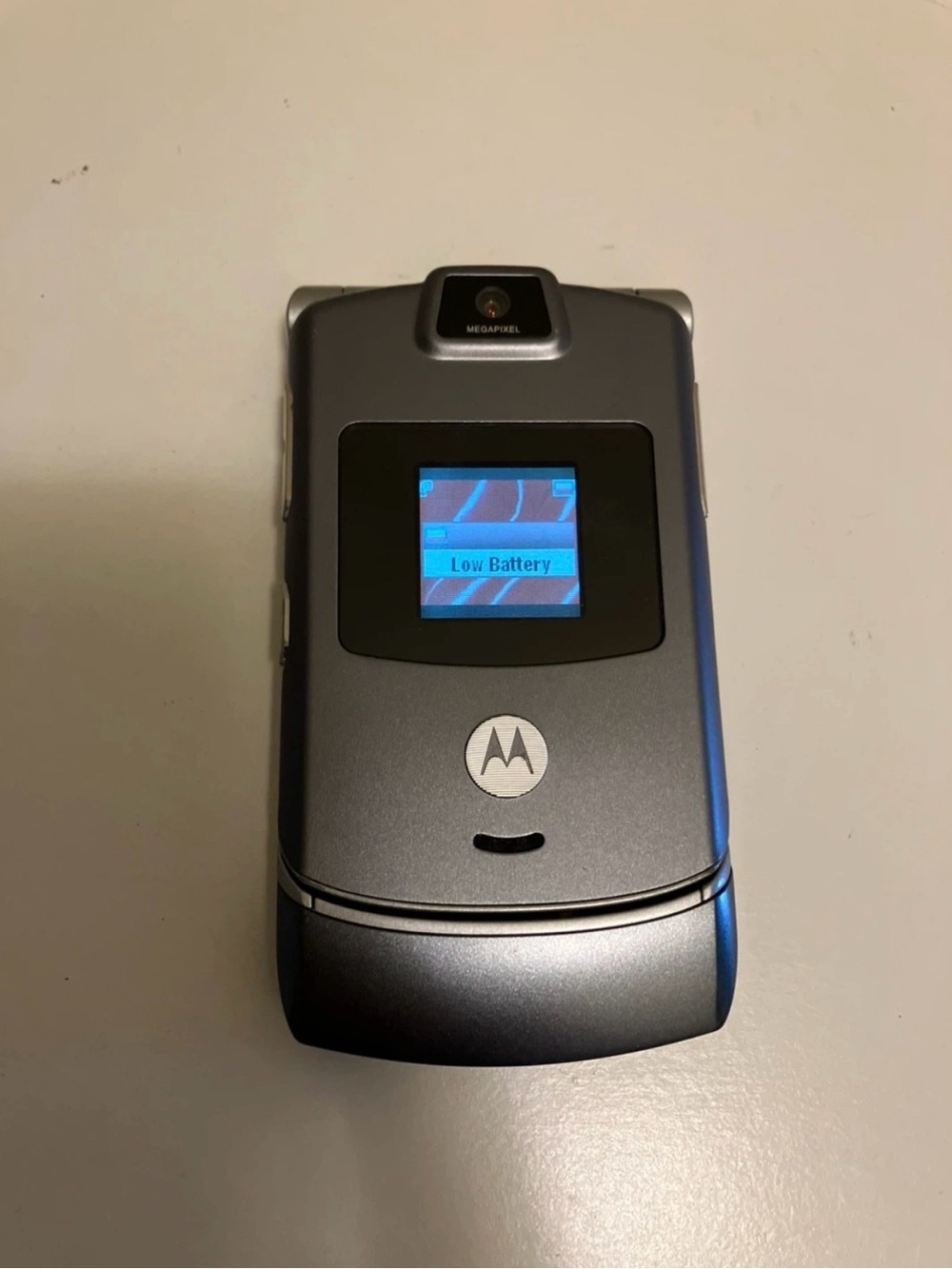 Motorola Gray/Silver Flip Phone with External Display